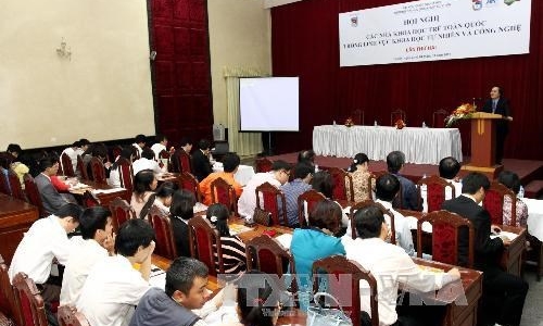 Đối thoại giữa 100 nhà khoa học trẻ Việt Nam và Anh